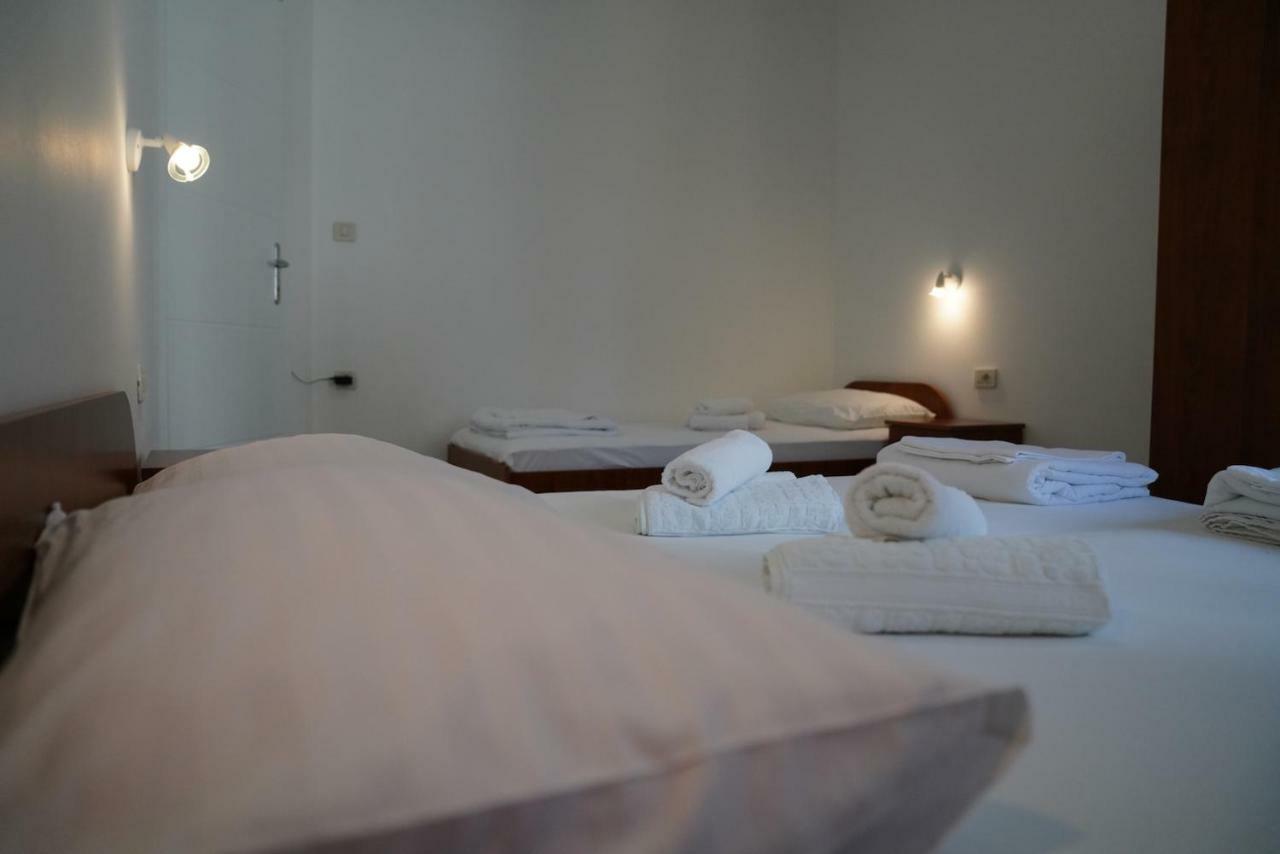Sesar Apartments Krk - No. 2 Vinko Krk Town Εξωτερικό φωτογραφία